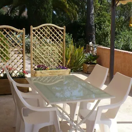 L'ecureuil De L'esterel Bed & Breakfast