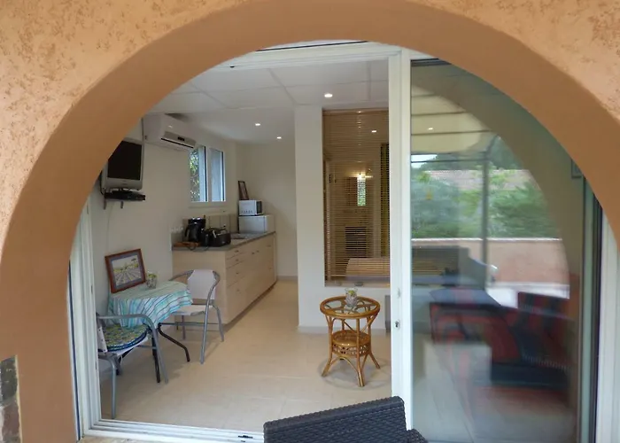 Bed and Breakfast L'ecureuil De L'esterel 4*